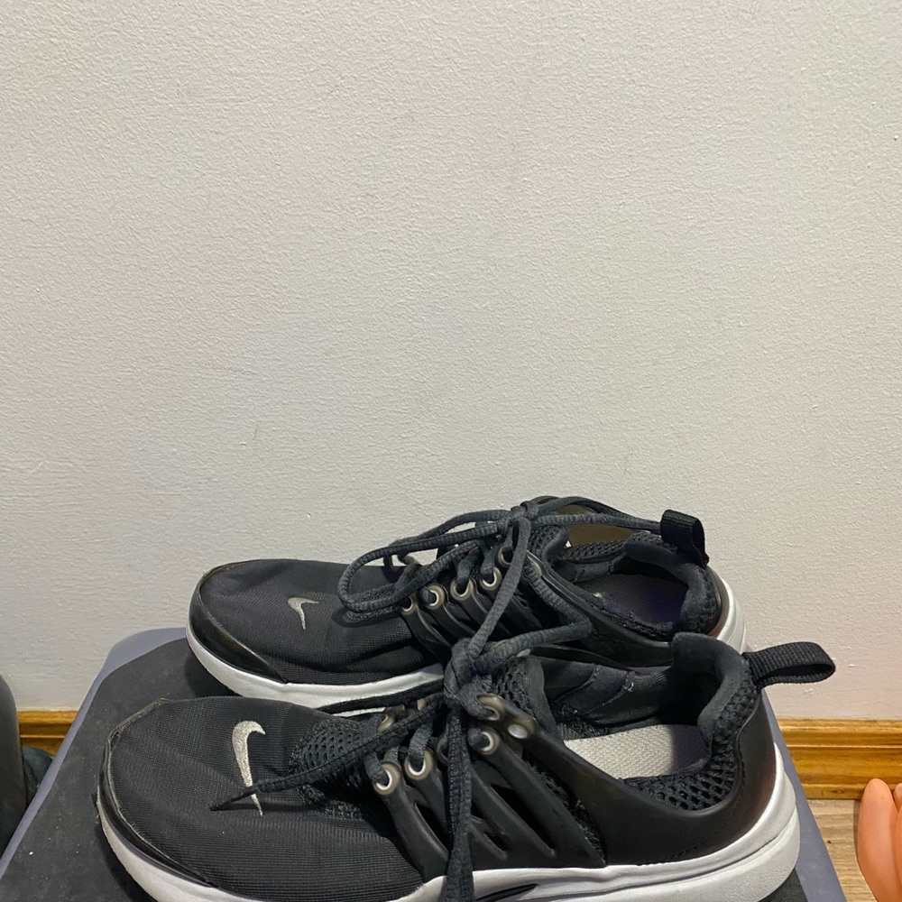 Nike Boys Air Presto 833875-015 Black Running Shoes Sneakers Size 5Y - Picture 2 of 14
